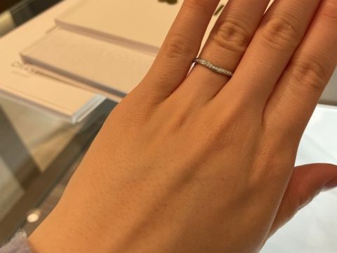 【カルティエ(Cartier)の口コミ】 デザインはすごく気に入りました。ハーフエタニティリングを探していまし…