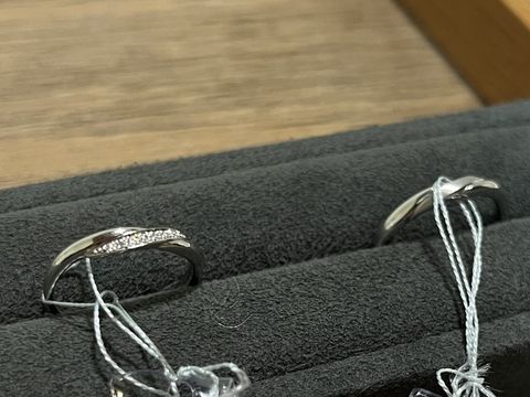 【ひなの口コミ】 この指輪はコンセプトに惹かれました。デザインはシンプルでしたが、ダイ…