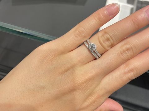 【銀座ダイヤモンドシライシの口コミ】 ハーフエタニティのデザインが気になっていて何種類か出していただきまし…