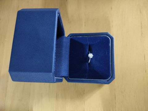 【銀座ダイヤモンドシライシの口コミ】 婚約指輪はプロポーズのときに準備してくれたので、ブランドは決めていま…