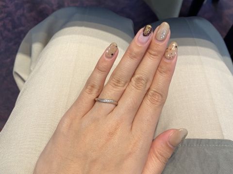 【ケイウノ ブライダル(K.UNO BRIDAL)の口コミ】 ダイヤがななめにはいっており、形もウェーブでS字になっている形なので、…