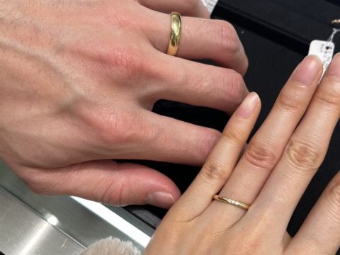 【ティファニー(Tiffany & Co.)の口コミ】 シンプルなデザインが好みで、店員さんに好みを説明したら素早く様々なレ…