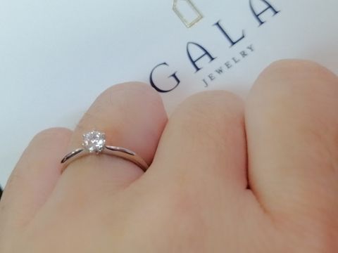 【GALA JEWELRY(ガラジュエリー)の口コミ】 サプライズでしたが彼に伝えたのはシンプルで可愛らしいナチュラルな指輪…