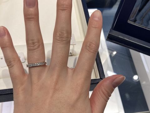 【MIKIMOTO(ミキモト)の口コミ】 キラキラしたデザインが好きだったので、ハーフエタニティリングを中心に…