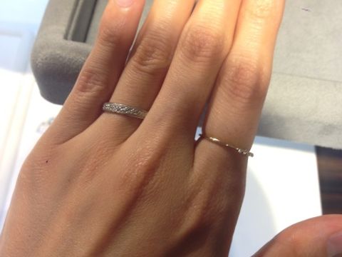 【和光ブライダルブティックギンザの口コミ】 とても繊細な模様が入っています。
クラシカルで落ち着いた雰囲気です。
…