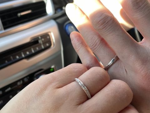 【ラザール ダイヤモンド(LAZARE DIAMOND)の口コミ】 アプローズというデザインの輝きに一目惚れしたため。
ハーフエタニティで…