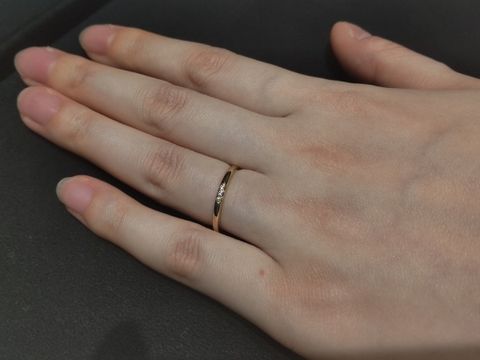 【ティファニー(Tiffany & Co.)の口コミ】 18Kゴールドにラウンド ブリリアント カット ダイヤモンドが3個セッティン…