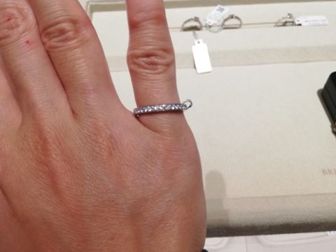 【和光ブライダルブティックギンザの口コミ】 毎日つけるものなので、キラキラして気分があがるものにしました。ハーフ…