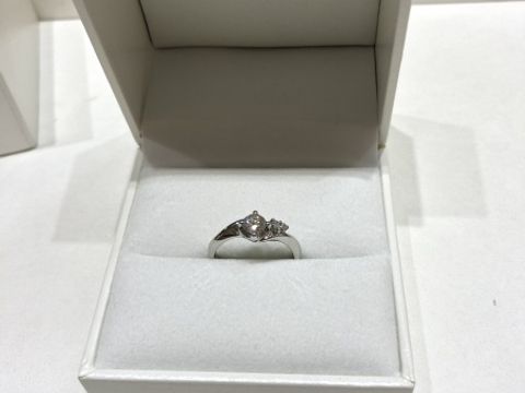 【William-LennyDiamond(ウィリアム・レニー・ダイヤモンド)の口コミ】 ダイヤモンドの輝きが違いすぎて即決しました！
渡す時のシチュエーション…