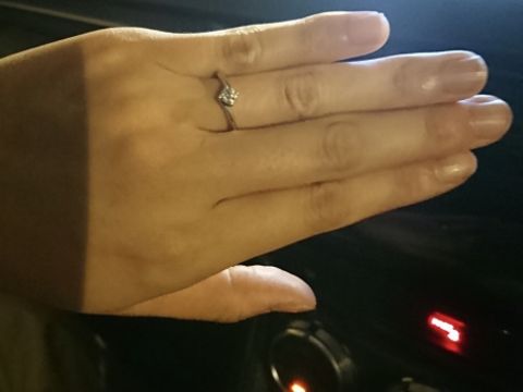 【俄(にわか)の口コミ】 まず指輪一つ一つに名前が付いているのが素敵だった。
お互いの誕生月が同…