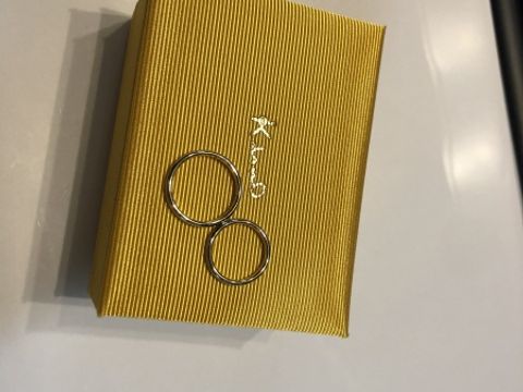 【ケイウノ ブライダル(K.UNO BRIDAL)の口コミ】 材質はプラチナで探していました。最初はダイヤが付いてるもので探してい…