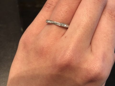 【グラフ(GRAFF)の口コミ】 なかなか他では見ない、とってもお洒落なデザインです。どの方向から指輪…