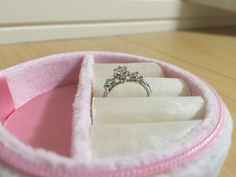 【ケイウノ ブライダル(K.UNO BRIDAL)の口コミ】 結婚式や新婚旅行にお金をかけていたので、「婚約指輪はいらない」と主人…