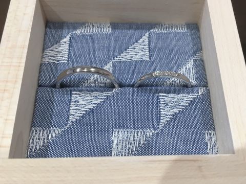 【Flowaves(フロウェーブス)の口コミ】 シンプルなシルバーのリングで、ダイヤが入っているものを探していました…