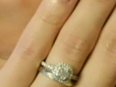 【ティファニー(Tiffany & Co.)の口コミ】 スクエアカットが欲しくてすぐに決めました。
デザインが素敵で、キラキラ…