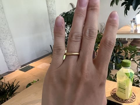 【ith(イズ)の口コミ】 非常に細かい槌目加工がされており、遠くから見ると高級感のあるマット加…