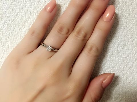 【ラザール ダイヤモンド(LAZARE DIAMOND)の口コミ】 王道のエンゲージリングのデザインを選びました。彼もこのデザインをおす…