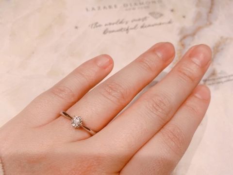 【ラザール ダイヤモンド(LAZARE DIAMOND)の口コミ】 シンプルなデザインだったこと。ダイヤモンド専門店なので、外資系企業と…