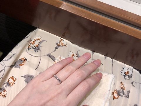 【銀座ダイヤモンドシライシの口コミ】 デザインは可愛らしいものが多かったです。リングの内側を手触りがいいよ…