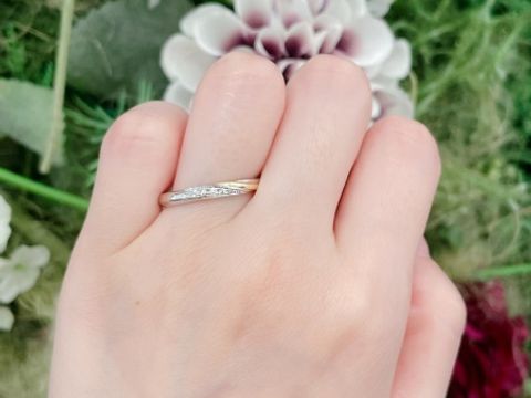 【JKPLANET(JKプラネット)の口コミ】 プラチナとダイヤモンドだけでなく、ゴールドのラインがアクセントになっ…