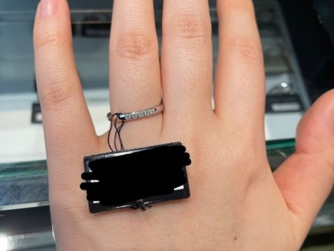 【ラザール ダイヤモンド(LAZARE DIAMOND)の口コミ】 プラチナのハーフエタニティリングを試着しましたが、思ったほど日常でつ…