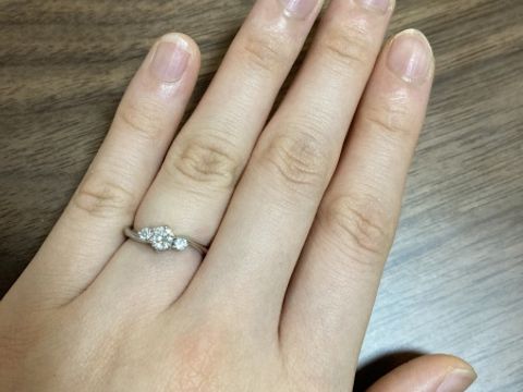 【アンジェリックフォセッテ(Angelique Fossette)の口コミ】 ウェーブタイプで指輪を探しており、色々な指輪を試着しました。その中で…