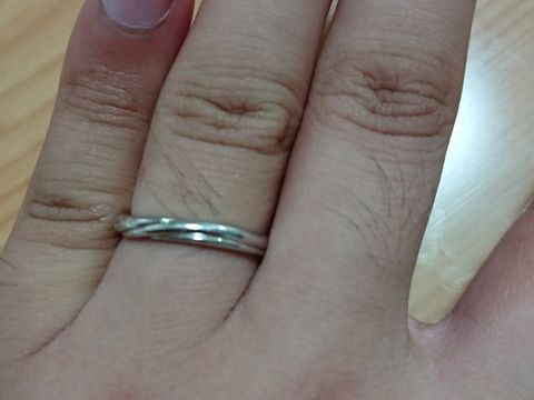 【銀座ダイヤモンドシライシの口コミ】 イーノというでデザインです。
価格帯は、14万ぐらいです。
アクセントは…