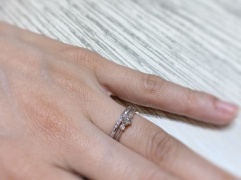 【TRECENTI(トレセンテ)の口コミ】 真ん中の一石のダイヤモンドの周りに石が配置されたデザインですが、トレ…