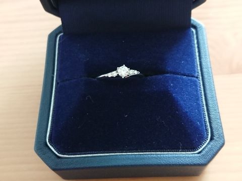 【銀座ダイヤモンドシライシの口コミ】 妻の指のサイズやどのようなデザインが気に入るかわからなかったため、プ…