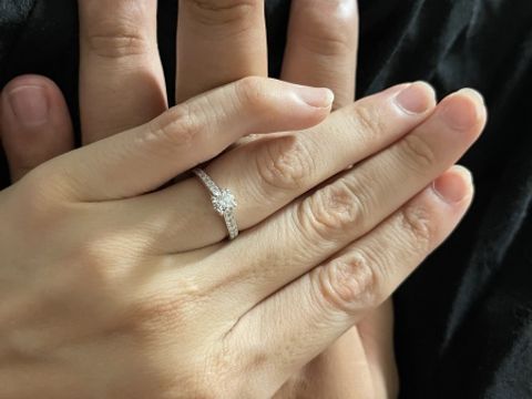 【宝寿堂(ほうじゅどう)の口コミ】 2人で様々なお店を見て回りましたが、ブランドの名前よりもダイヤの大きさ…