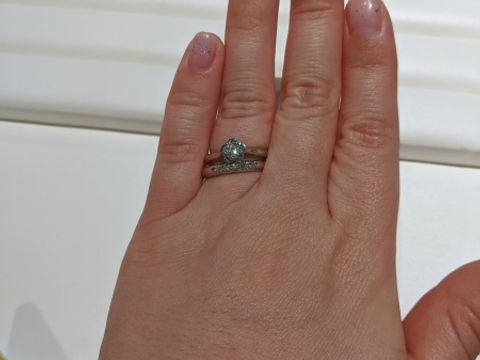 【MIKIMOTO(ミキモト)の口コミ】 ダイヤモンドありの指輪でキラキラしていて上品な輝きでした！
試着してみ…