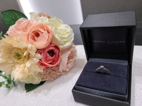 【ラザール ダイヤモンド(LAZARE DIAMOND)の口コミ】 どんなものがいいか分からず色々と試着したところ、一番オーソドックスな…