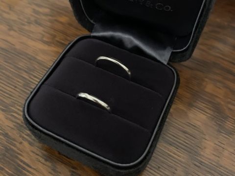 【ティファニー(Tiffany & Co.)の口コミ】 結婚指輪はプラチナでシンプルなものを探して、デパートに入っていた他ブ…