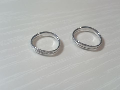 【【閉業】フラー・ジャコー(FURRER-JACOT)の口コミ】 ①装着した時の異物感の少なさ。特に、普段指輪をしない主人が「指を握った…