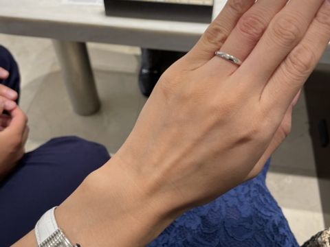 【ヴァン クリーフ＆アーペル(Van Cleef & Arpels)の口コミ】 シンプルなプラチナリングに3つダイヤモンドがセッティングされたデザイン…