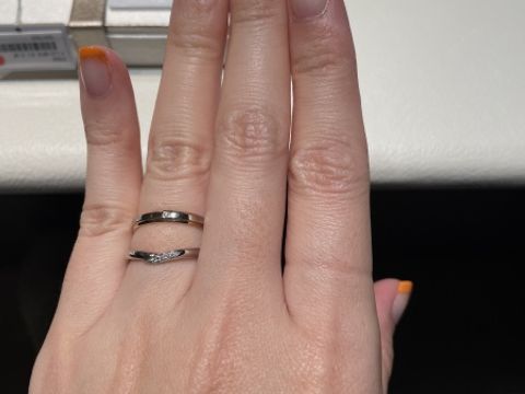 【アイプリモ(I-PRIMO)の口コミ】 日本の指輪専門店だけあって、とても品揃えが豊富でした。形や色、石の数…