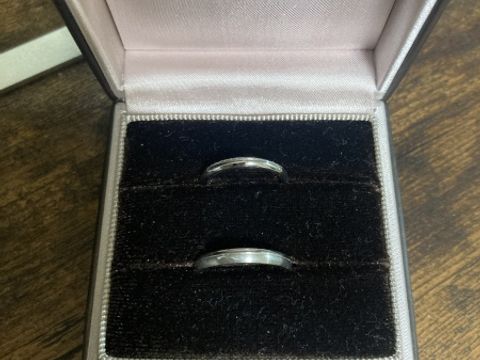 【アイプリモ(I-PRIMO)の口コミ】 婚約指輪とセット購入でしたので、重ね付けした時にしっくりくるデザイン…