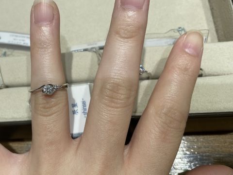 【輪-RIN-の口コミ】 他にあまり無い凝ったデザインで、人と被らず素敵なデザインだと思いまし…