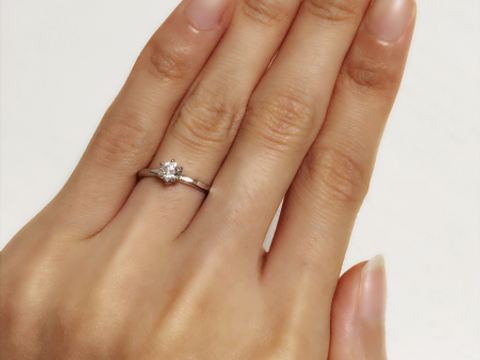 【ヴァンドーム青山(VENDOME AOYAMA)の口コミ】 つけた時にあまり主張しすぎず、かつ華やかになるところです。着用用時に…