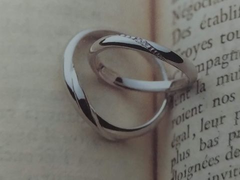 【BIJOUPIKO(ビジュピコ)の口コミ】 せっかく一生の思い出なので主張しすぎないダイヤが入ったデザインがいい…