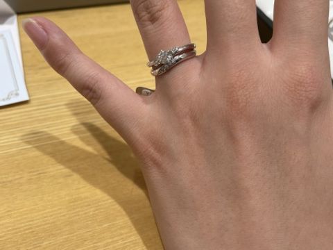【WAKO BRIDALの口コミ】 指輪のデザインは王道なもので、種類が多くあり、好みのものを選ぶことが…