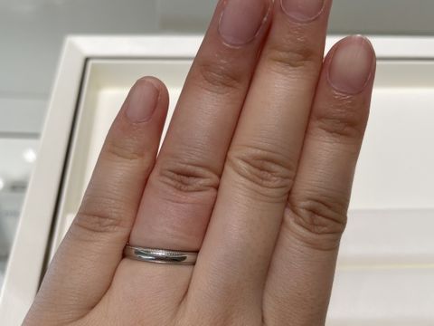 【MIKIMOTO(ミキモト)の口コミ】 シンプルなストレートのものを探しており、ミルグレインの指輪を試着しま…
