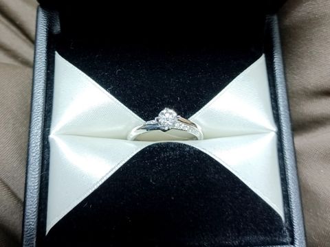 【エクセルコダイヤモンド(EXELCO DIAMOND)の口コミ】 一目みて、なんかこのデザイン好き！と思いました。これまで別の指輪をみ…