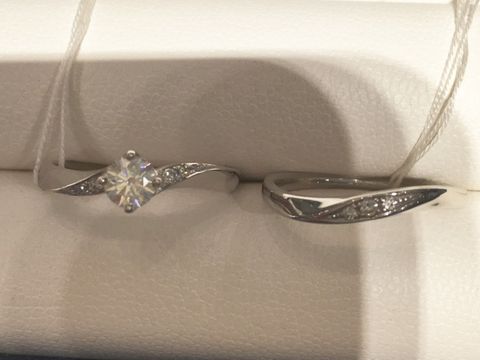 【ヴァンドーム青山(VENDOME AOYAMA)の口コミ】 LuxePlatinum997という高純度プラチナのシリーズを試着しました。
つけ心…