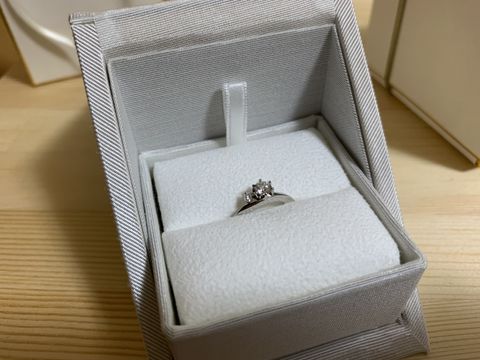 【ENUOVE(イノーヴェ)の口コミ】 指にぴったりとそう滑らかなデザインでしっくりきたため購入しました。少…