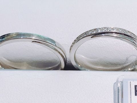 【GALA JEWELRY(ガラジュエリー)の口コミ】 クロスしているようなデザインに惹かれました。元々重ね付けが出来る石が…