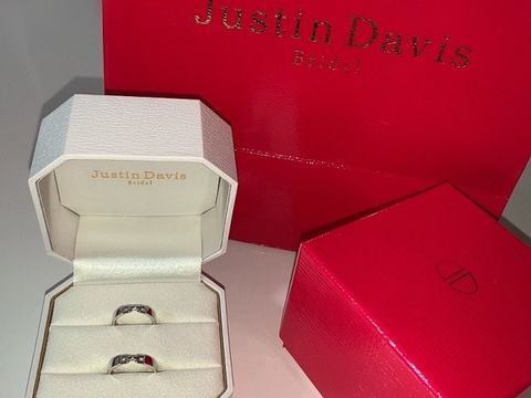 【Justin Davis Bridal(ジャスティンデイビスブライダル)の口コミ】 普段使用しているアクセサリーのブランドで、婚約指輪もこちらで購入した…