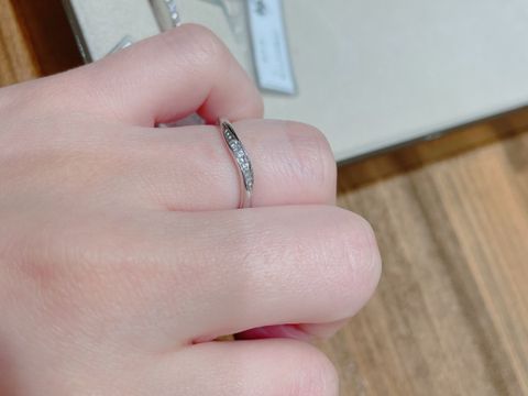 【輪-RIN-の口コミ】 輪〜RIN〜さんの結婚指輪　WLR-31のリングです。
曲線がキレイで、指が細…