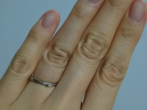 【アイプリモ(I-PRIMO)の口コミ】 主張しすぎない指輪を選びました。
仕事中見た目にギラギラしていたり、太…