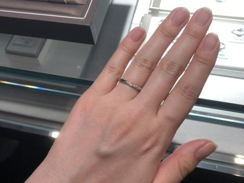 【アイプリモ(I-PRIMO)の口コミ】 丸みがあり、細かいダイヤが散りばめられていて、とてもかわいらしいデザ…